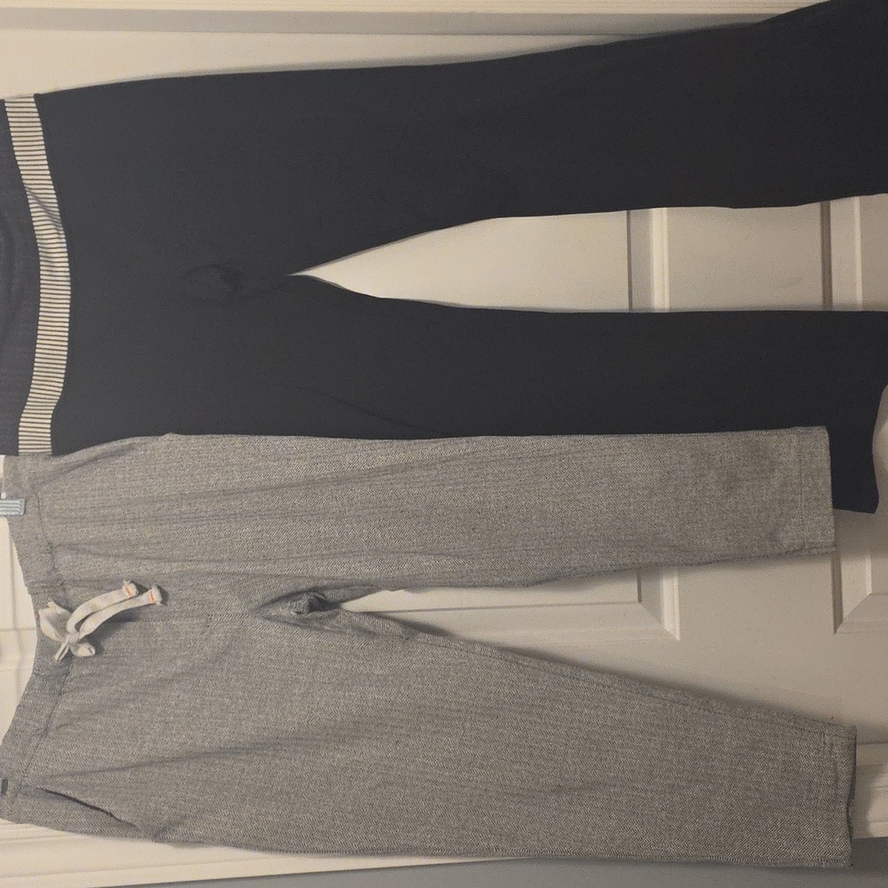 #51 Bundle of 2 Lululemon Pants Size 8, 25"/31" *wear